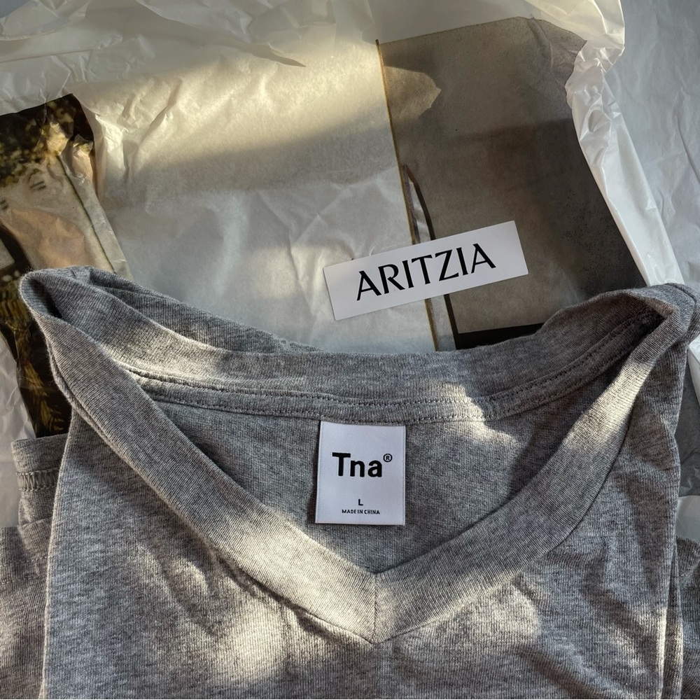 ARITZIA TNA V-neck Shirt